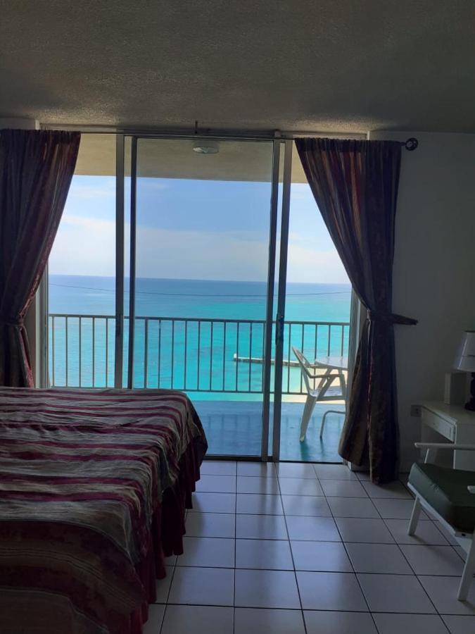 Deluxe Montego Bay Club Studio & Suites Exterior photo