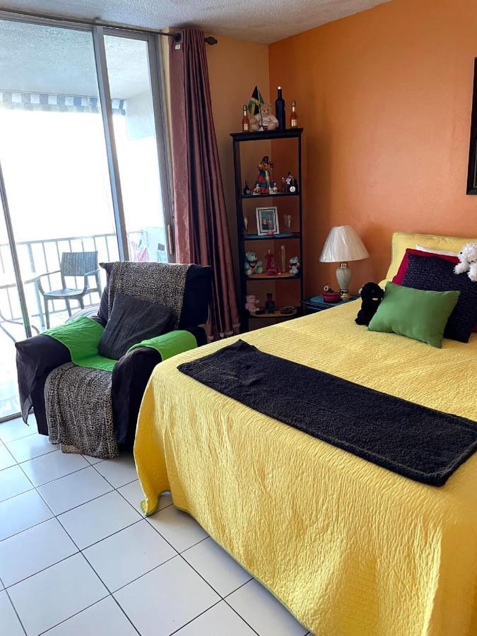 Deluxe Montego Bay Club Studio & Suites Exterior photo