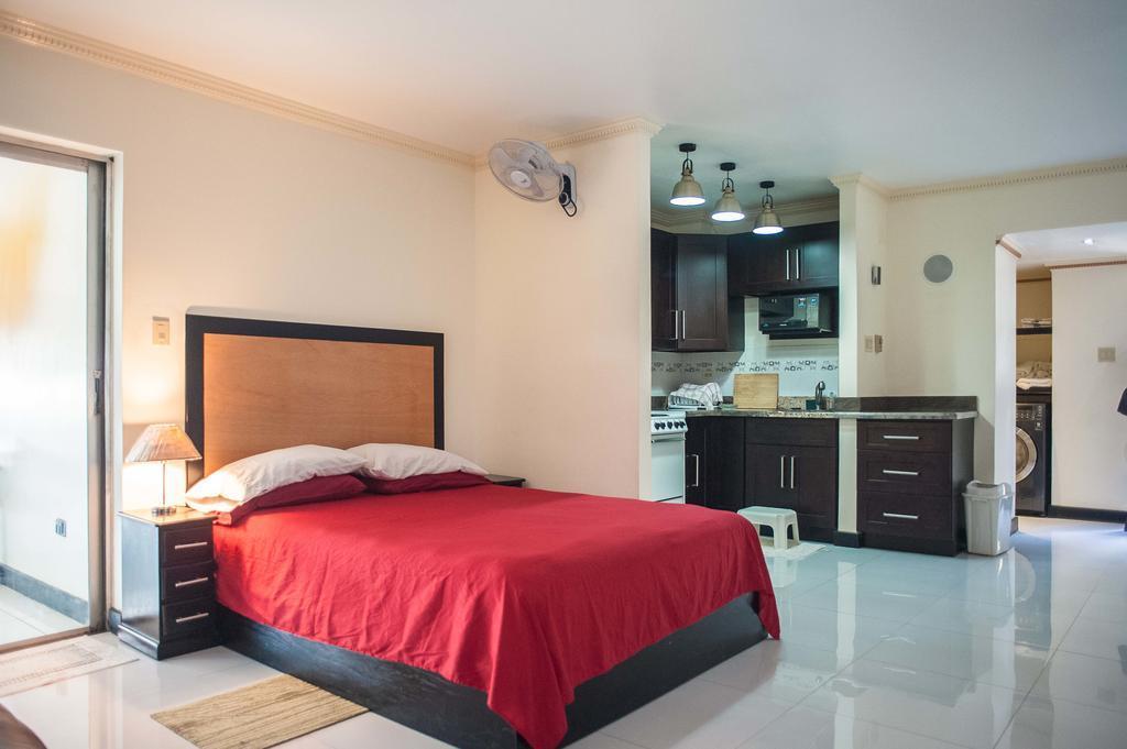 Deluxe Montego Bay Club Studio & Suites Exterior photo