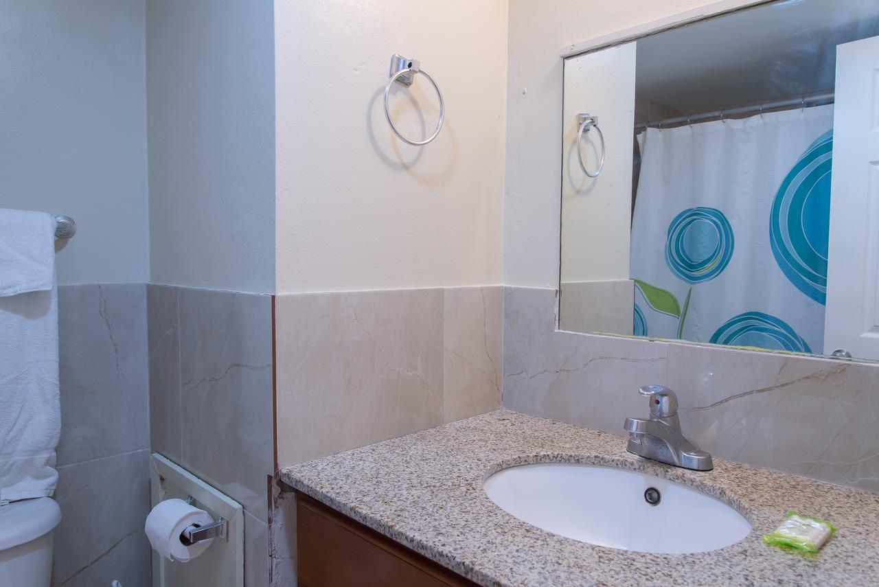 Deluxe Montego Bay Club Studio & Suites Exterior photo
