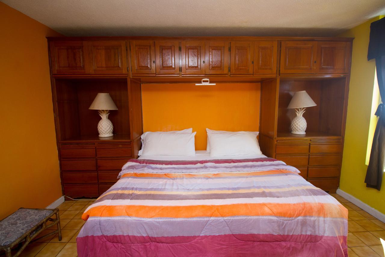 Deluxe Montego Bay Club Studio & Suites Exterior photo