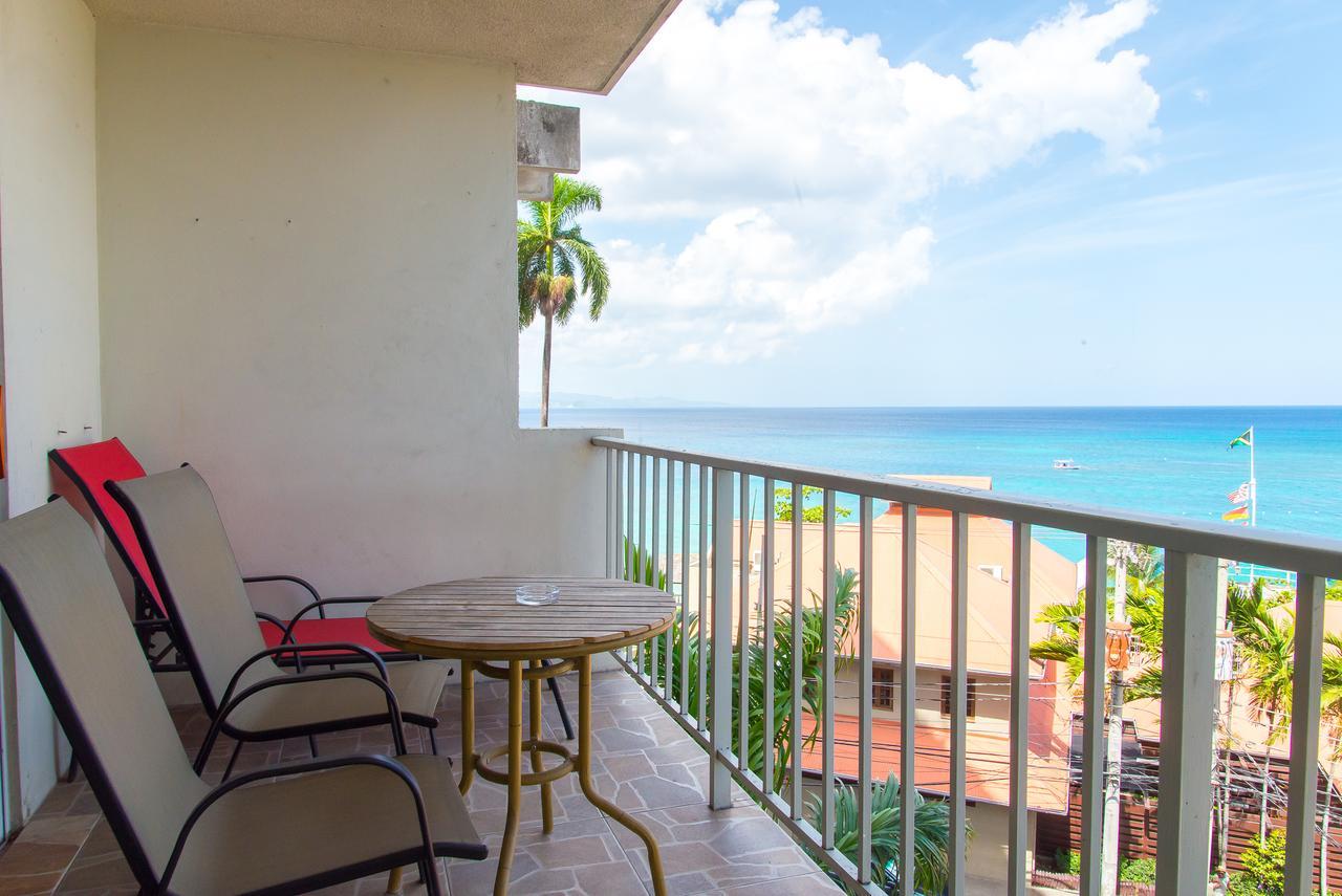 Deluxe Montego Bay Club Studio & Suites Exterior photo