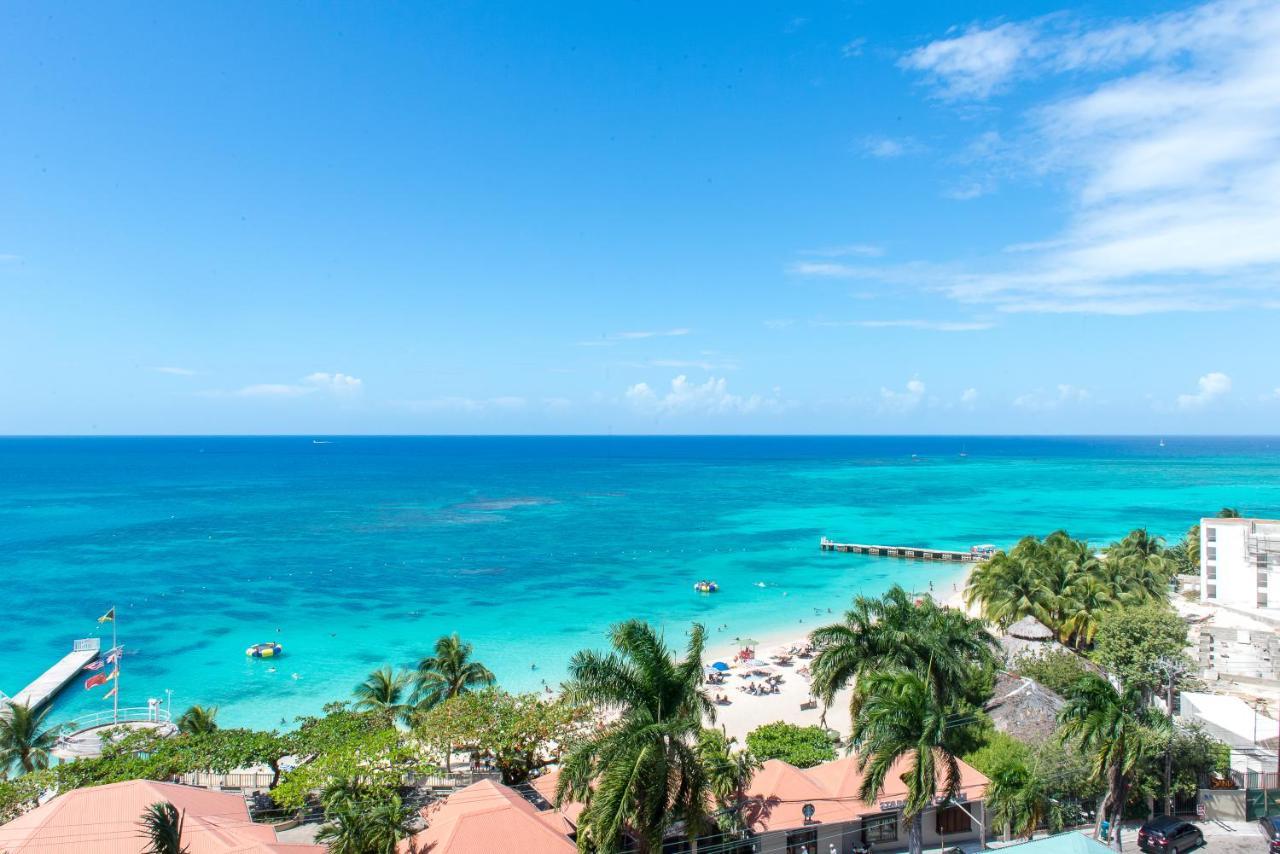 Deluxe Montego Bay Club Studio & Suites Exterior photo