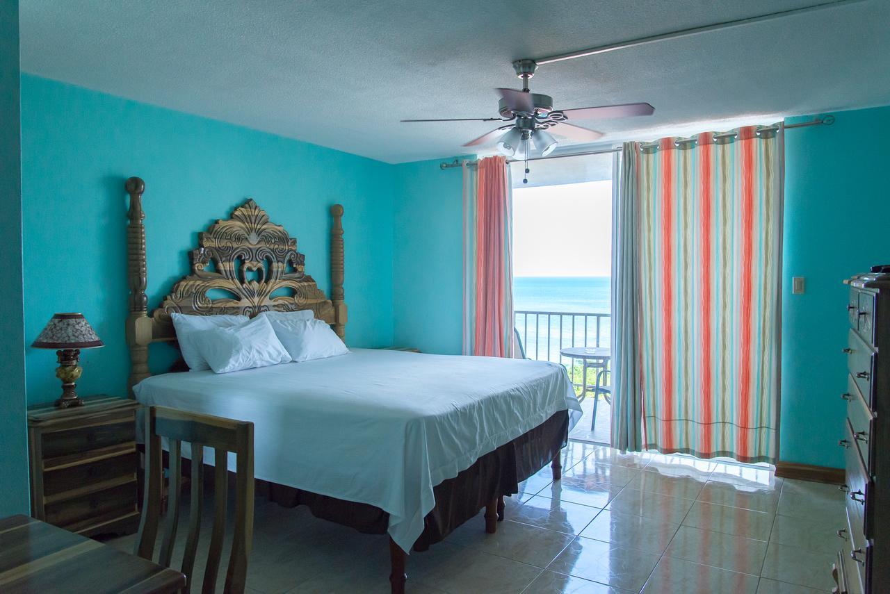 Deluxe Montego Bay Club Studio & Suites Exterior photo
