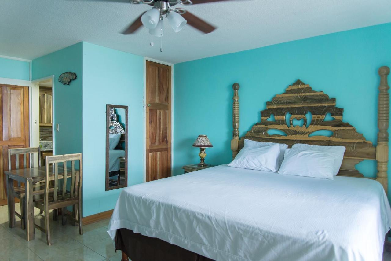 Deluxe Montego Bay Club Studio & Suites Exterior photo