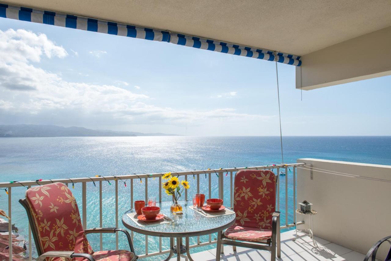 Deluxe Montego Bay Club Studio & Suites Exterior photo
